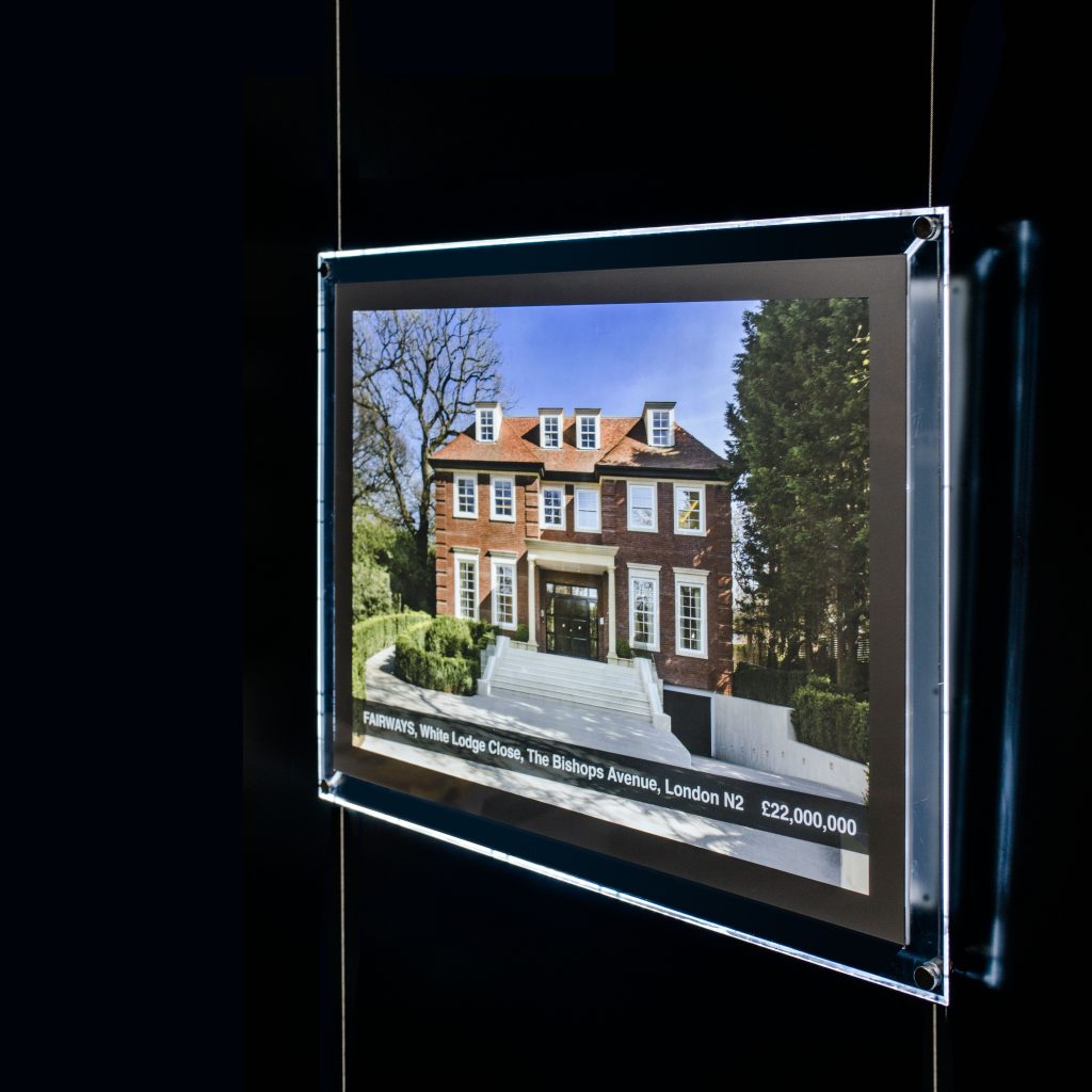 A2 Landscape and Portrait LED Window Display Double Side Pure Image